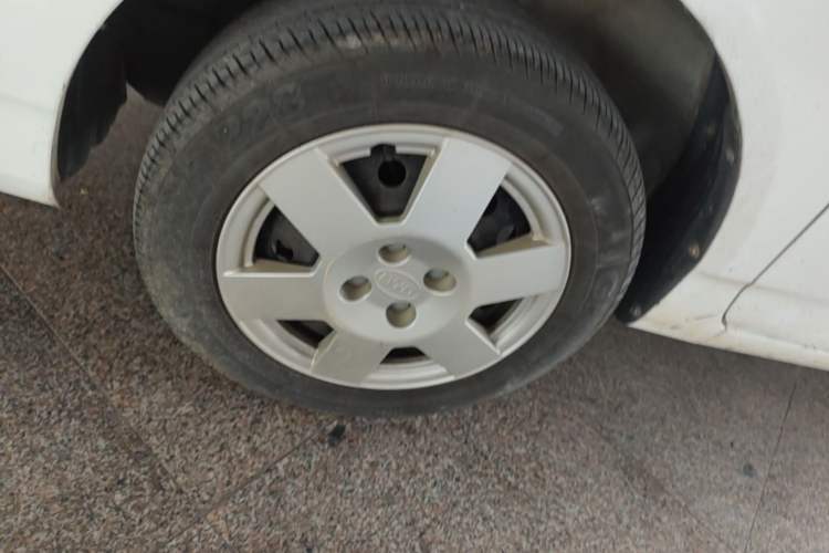 Used BYD F3 2015 Energy-Efficient Model 1.5L Manual Comfort Edition Left Front Wheel Hub