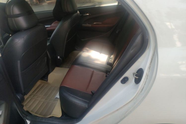 Used BYD F3 2015 Energy-Saving Edition 1.5L Manual Luxury Model Left Rear Seat