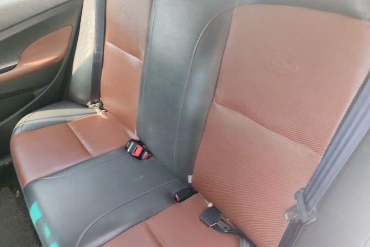 Used BYD F3 2015 Energy-Efficient Model 1.5L Manual Comfort Edition Left Rear Seat