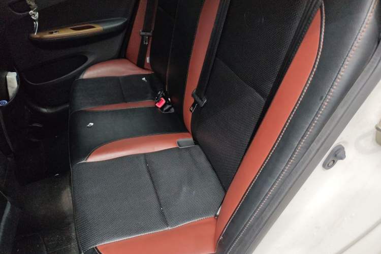 Used BYD F3 2015 Energy-Saving Edition 1.5L Manual Luxury Model Left Rear Seat