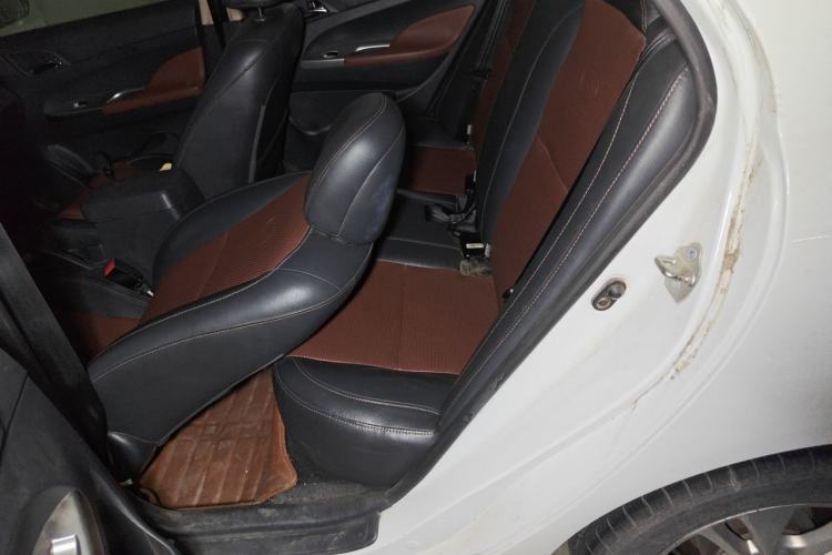 Used BYD F3 2015 Energy-Saving Edition 1.5L Manual Luxury Model Left Rear Seat