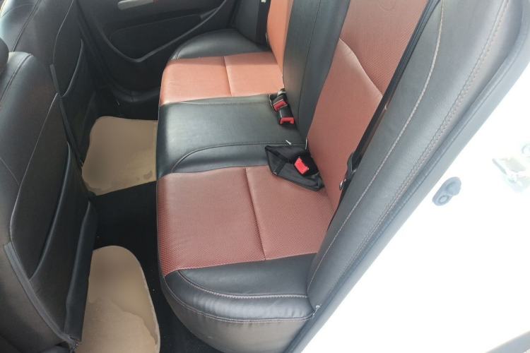 Used BYD F3 2015 Energy-Saving Edition 1.5L Manual Luxury Model Left Rear Seat