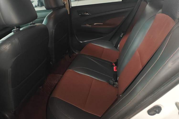 Used BYD F3 2015 Energy-Saving Edition 1.5L Automatic Luxury Model Left Rear Seat