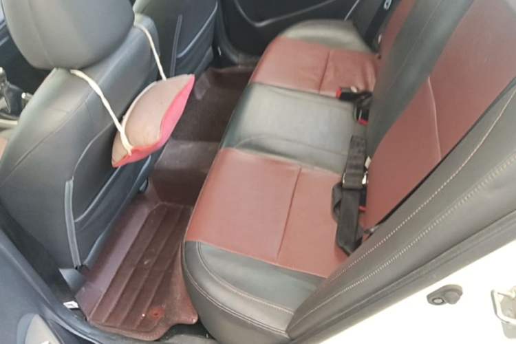 Used BYD F3 2015 Energy-Saving Edition 1.5L Manual Luxury Model Left Rear Seat
