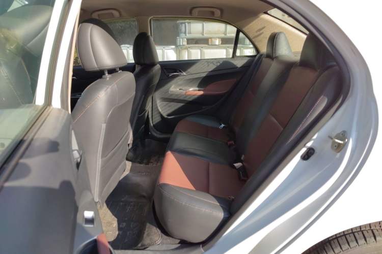 Used BYD F3 2015 Energy-Saving Edition 1.5L Automatic Luxury Model Left Rear Seat