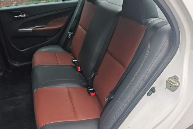 Used BYD F3 2015 Energy-Efficient Model 1.5L Manual Comfort Edition Left Rear Seat
