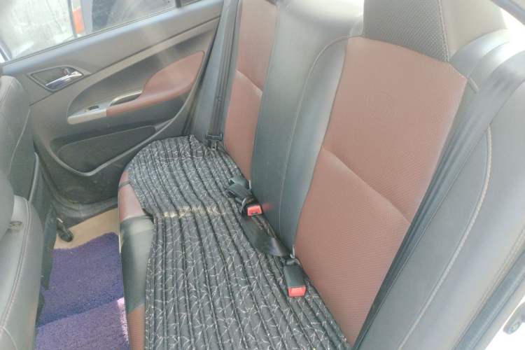 Used BYD F3 2015 Energy-Saving Edition 1.5L Manual Luxury Model Left Rear Seat