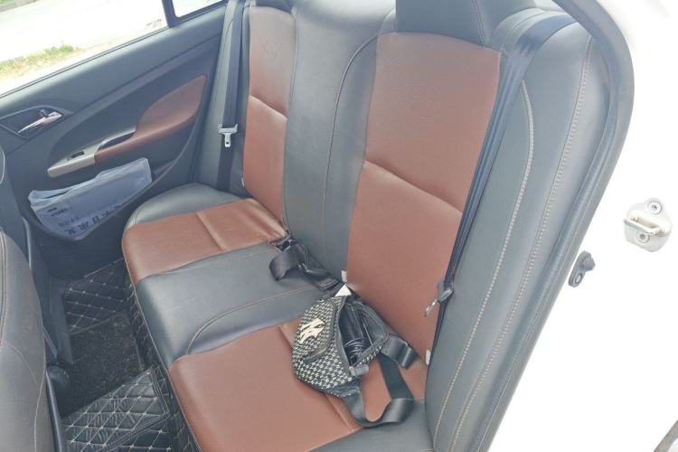 Used BYD F3 2015 Energy-Saving Edition 1.5L Manual Luxury Model Left Rear Seat
