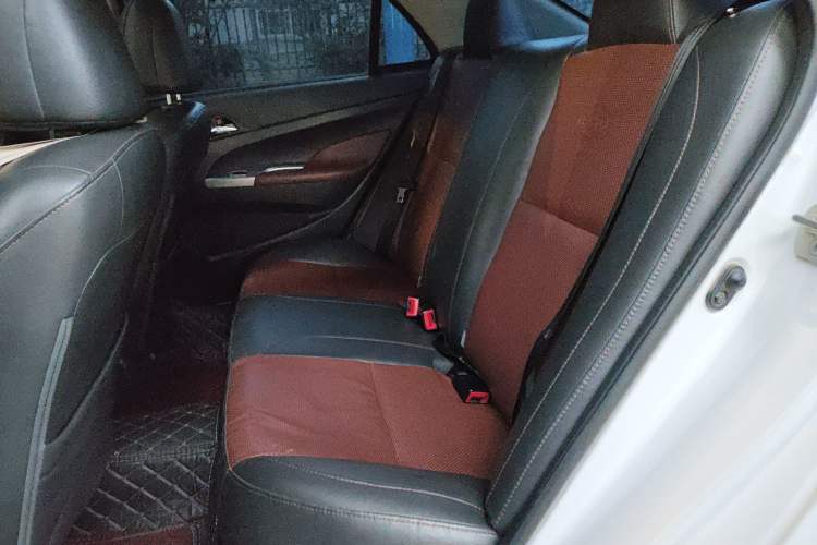 Used BYD F3 2015 Energy-Saving Edition 1.5L Automatic Prestige Model Left Rear Seat