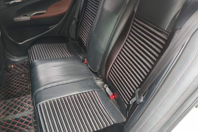 Used BYD F3 2015 Energy-Saving Edition 1.5L Manual Luxury Model Left Rear Seat