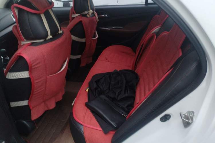 Used BYD F3 2015 Energy-Saving Edition 1.5L Manual Luxury Model Left Rear Seat