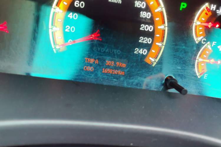 Used BYD F3 2015 Energy-Saving Edition 1.5L Automatic Luxury Model Odometer Close Up