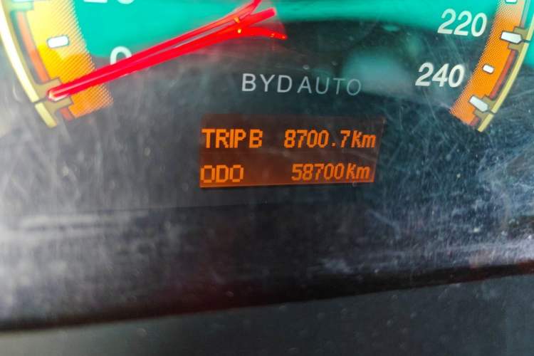 Used BYD F3 2015 Energy-Saving Edition 1.5L Manual Luxury Model Odometer Close Up