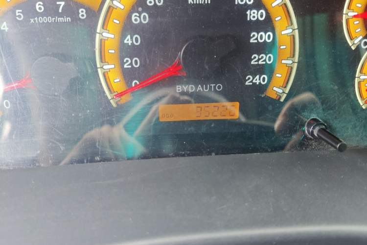Used BYD F3 2015 Energy-Efficient Model 1.5L Manual Comfort Edition Odometer Close Up