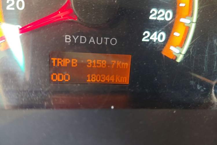 Used BYD F3 2015 Energy-Saving Edition 1.5L Manual Luxury Model Odometer Close Up
