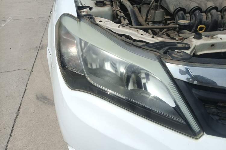 Used BYD F3 2015 Energy-Saving Edition 1.5L Manual Luxury Model Right Front Headlight
