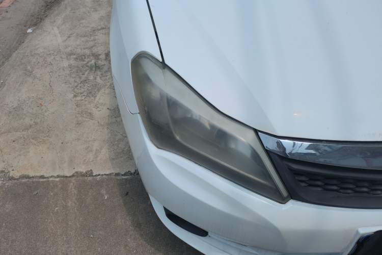 Used BYD F3 2015 Energy-Saving Edition 1.5L Automatic Luxury Model Right Front Headlight