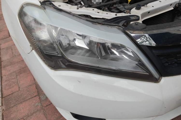 Used BYD F3 2015 Energy-Efficient Model 1.5L Manual Comfort Edition Right Front Headlight