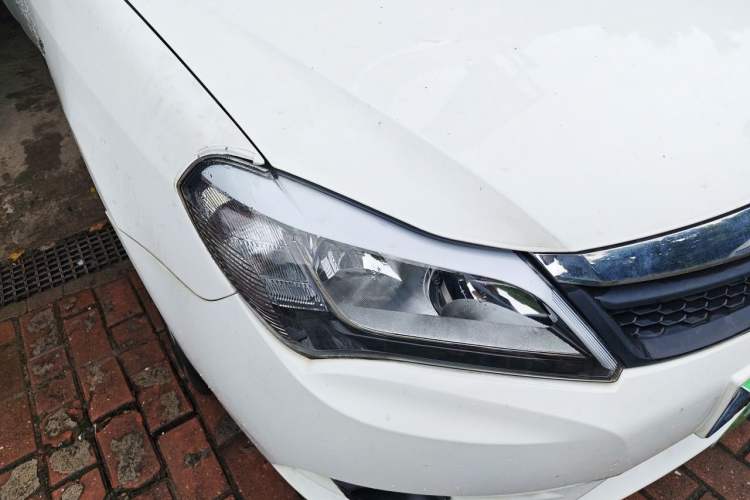 Used BYD F3 2015 Energy-Saving Edition 1.5L Manual Luxury Model Right Front Headlight