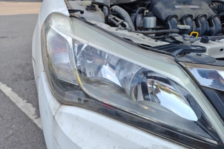 Used BYD F3 2015 Energy-Saving Edition 1.5L Manual Luxury Model Right Front Headlight