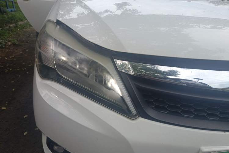 Used BYD F3 2015 Energy-Efficient Model 1.5L Manual Comfort Edition Right Front Headlight