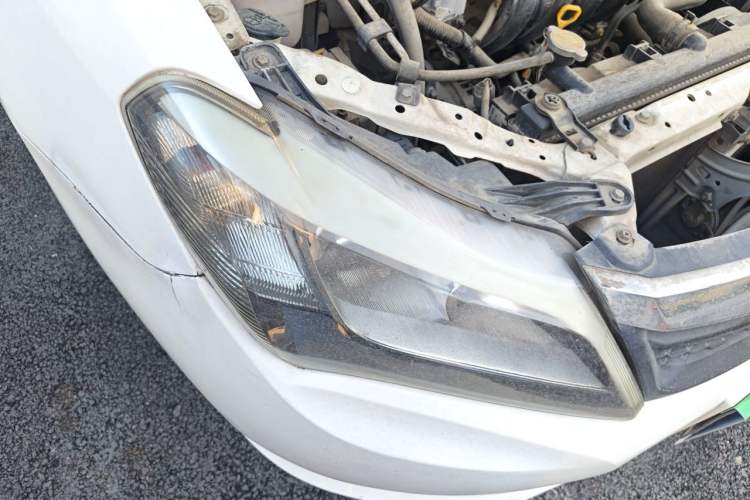 Used BYD F3 2015 Energy-Saving Edition 1.5L Manual Luxury Model Right Front Headlight
