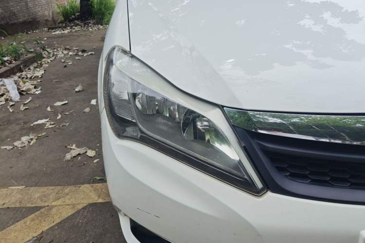 Used BYD F3 2015 Energy-Efficient Model 1.5L Manual Comfort Edition Right Front Headlight
