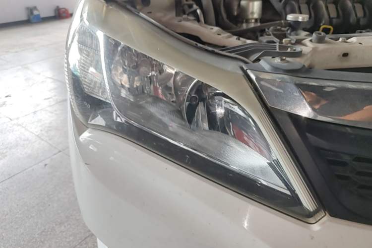 Used BYD F3 2015 Energy-Efficient Model 1.5L Manual Comfort Edition Right Front Headlight