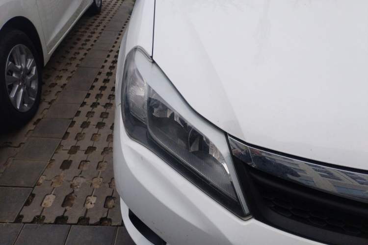 Used BYD F3 2015 Energy-Saving Edition 1.5L Manual Luxury Model Right Front Headlight