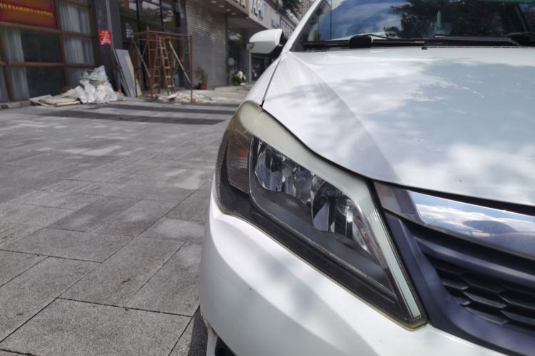 Used BYD F3 2015 Energy-Saving Edition 1.5L Manual Luxury Model Right Front Headlight
