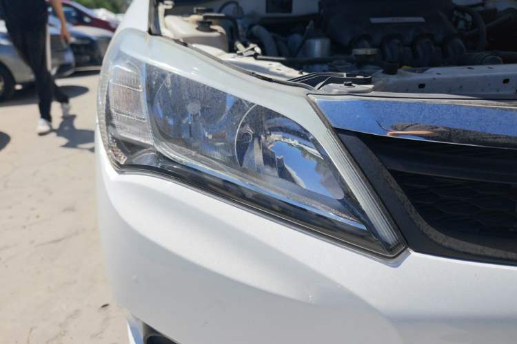 Used BYD F3 2015 Energy-Saving Edition 1.5L Manual Luxury Model Right Front Headlight