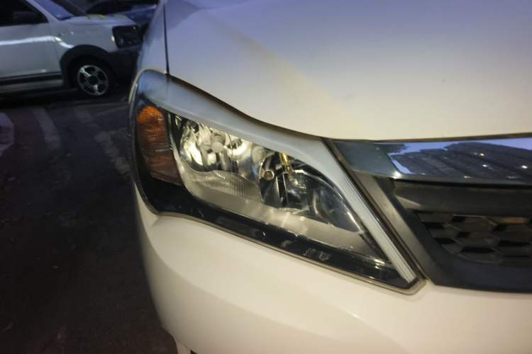 Used BYD F3 2015 Energy-Efficient Model 1.5L Manual Comfort Edition Right Front Headlight