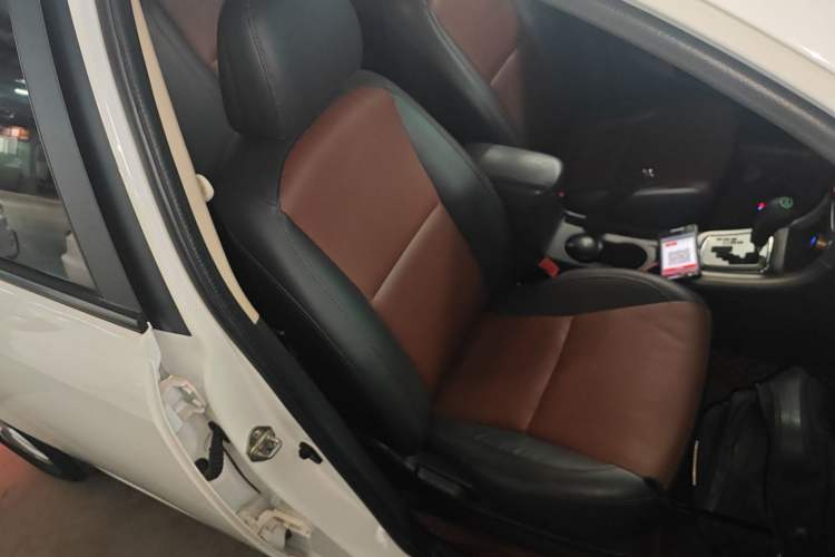 Used BYD F3 2015 Energy-Saving Edition 1.5L Automatic Luxury Model Right Front Seat