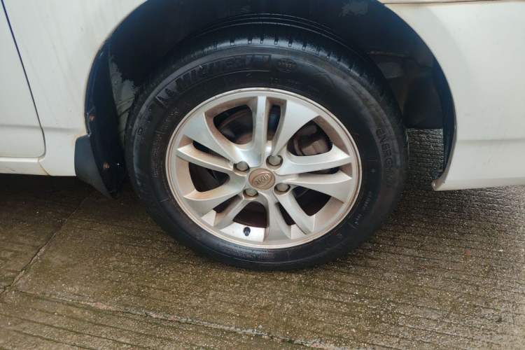 Used BYD F3 2015 Energy-Saving Edition 1.5L Manual Luxury Model Right Front Wheel Hub