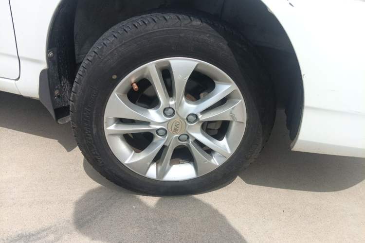 Used BYD F3 2015 Energy-Saving Edition 1.5L Manual Luxury Model Right Front Wheel Hub