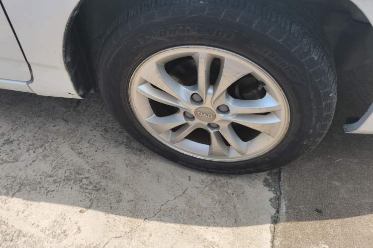 Used BYD F3 2015 Energy-Saving Edition 1.5L Automatic Luxury Model Right Front Wheel Hub