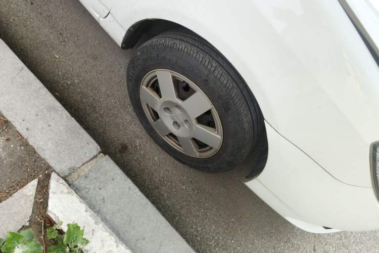 Used BYD F3 2015 Energy-Efficient Model 1.5L Manual Comfort Edition Right Front Wheel Hub