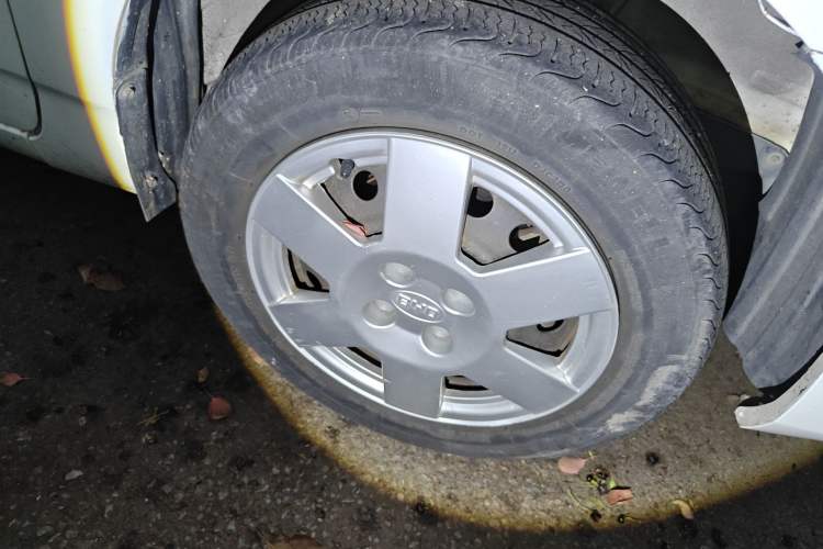 Used BYD F3 2015 Energy-Efficient Model 1.5L Manual Comfort Edition Right Front Wheel Hub
