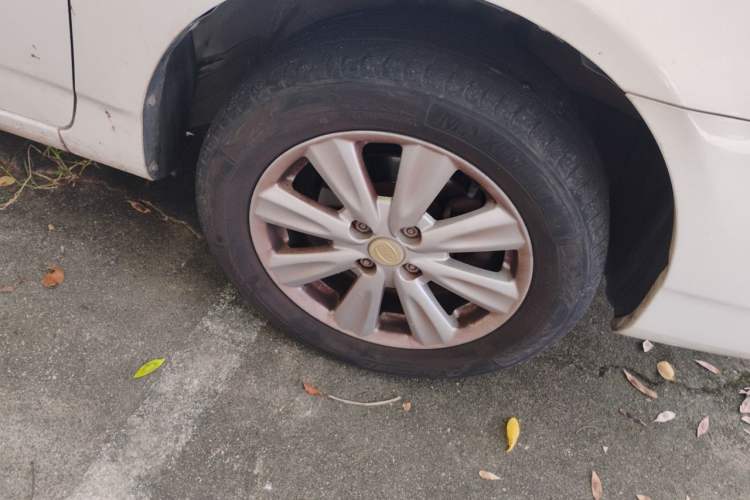Used BYD F3 2015 Energy-Efficient Model 1.5L Manual Comfort Edition Right Front Wheel Hub