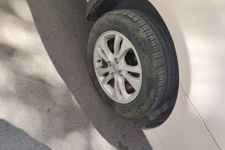 Used BYD F3 2015 Energy-Efficient Model 1.5L Manual Comfort Edition Right Front Wheel Hub