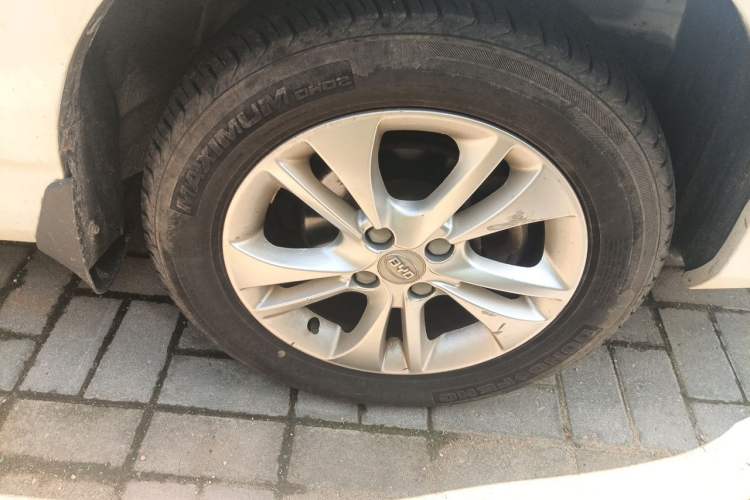 Used BYD F3 2015 Energy-Saving Edition 1.5L Manual Luxury Model Right Front Wheel Hub