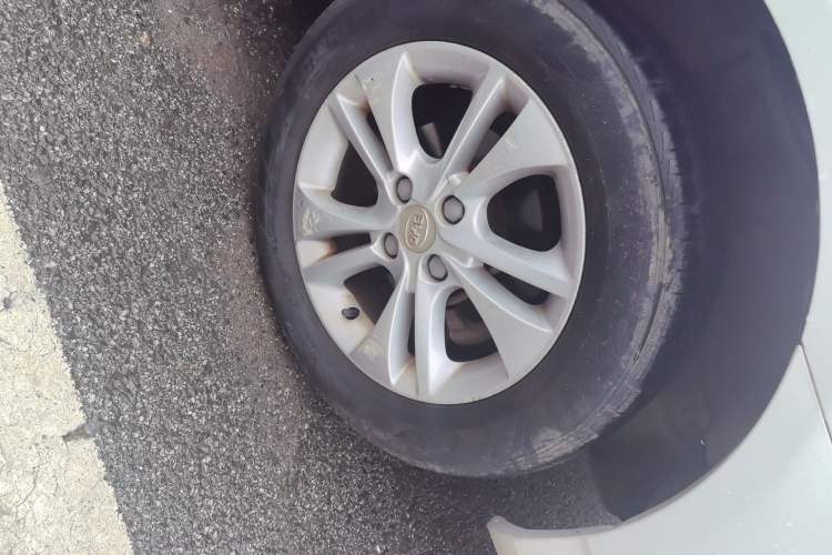 Used BYD F3 2015 Energy-Saving Edition 1.5L Automatic Luxury Model Right Front Wheel Hub