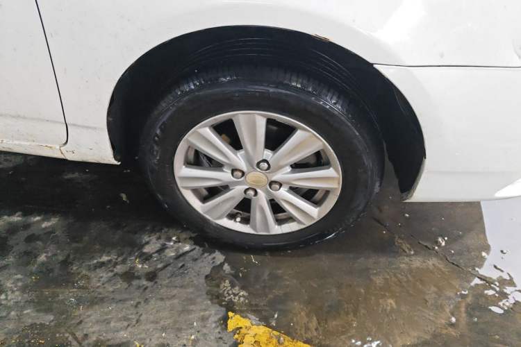 Used BYD F3 2015 Energy-Efficient Model 1.5L Manual Comfort Edition Right Front Wheel Hub
