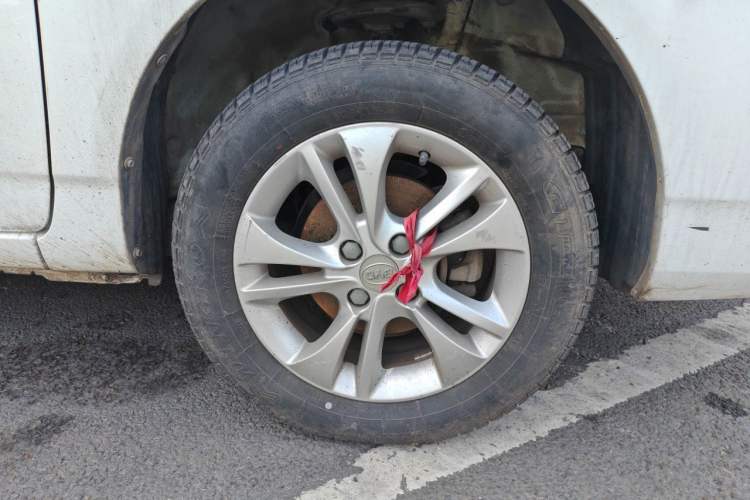 Used BYD F3 2015 Energy-Saving Edition 1.5L Manual Luxury Model Right Front Wheel Hub