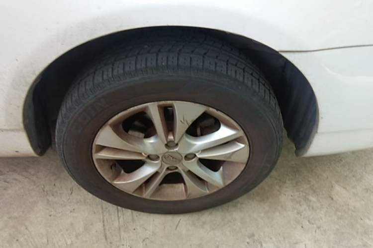 Used BYD F3 2015 Energy-Saving Edition 1.5L Manual Luxury Model Right Front Wheel Hub