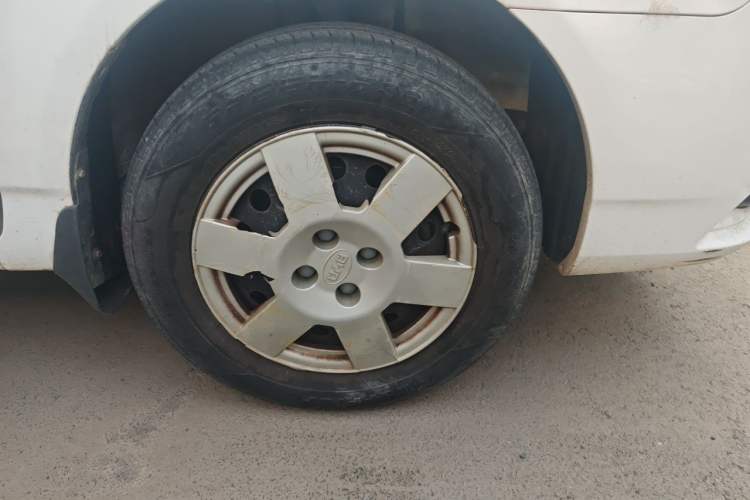 Used BYD F3 2015 Energy-Efficient Model 1.5L Manual Comfort Edition Right Front Wheel Hub