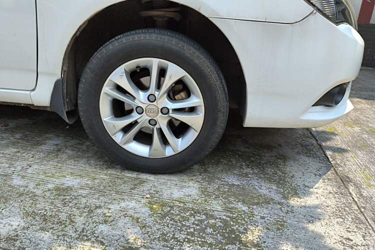 Used BYD F3 2015 Energy-Saving Edition 1.5L Manual Luxury Model Right Front Wheel Hub