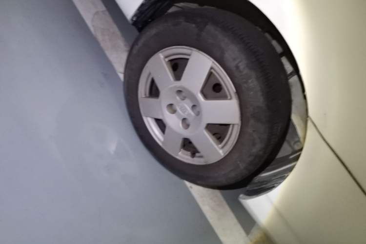 Used BYD F3 2015 Energy-Efficient Model 1.5L Manual Comfort Edition Right Front Wheel Hub