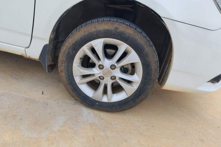 Used BYD F3 2015 Energy-Saving Edition 1.5L Manual Luxury Model Right Front Wheel Hub
