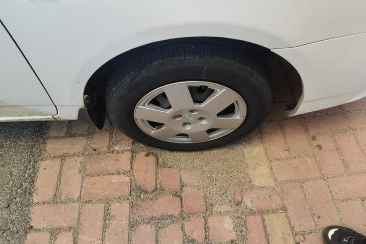 Used BYD F3 2015 Energy-Efficient Model 1.5L Manual Comfort Edition Right Front Wheel Hub